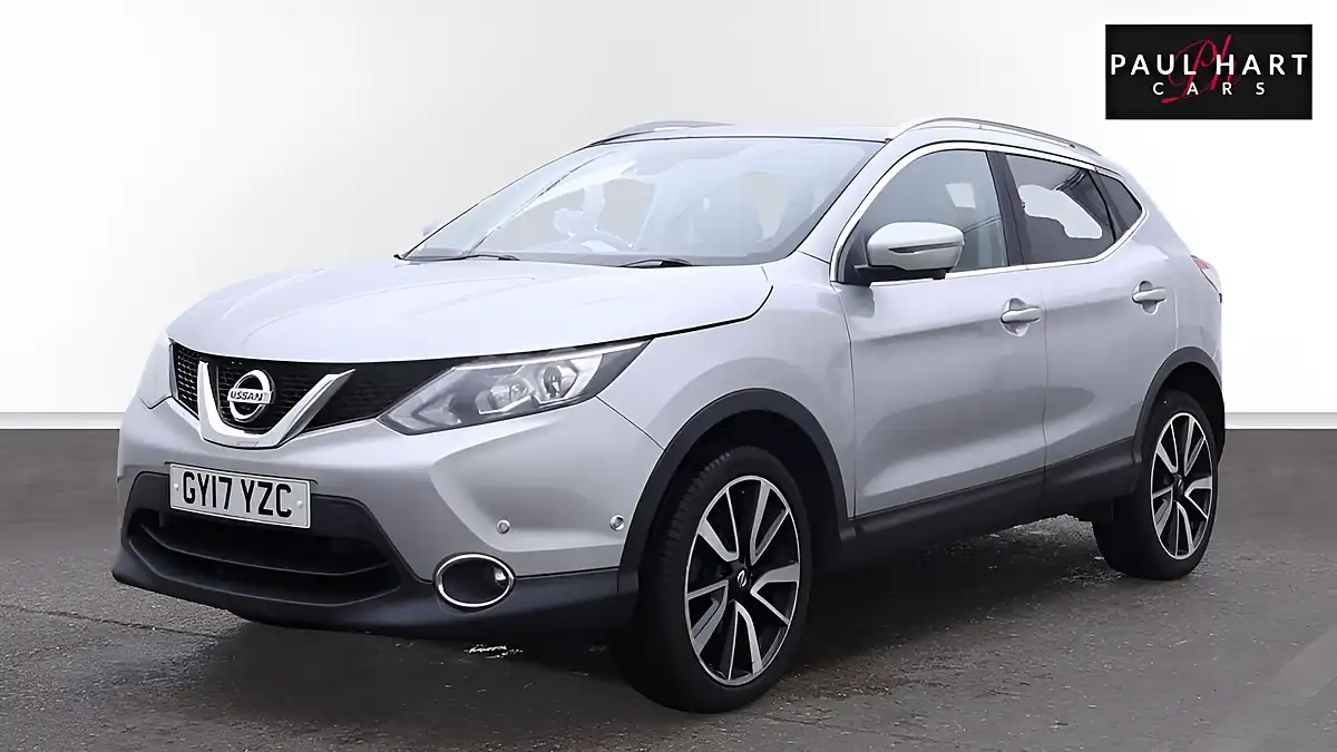 Used 2017 Nissan Qashqai Tekna Silver - Interior and Exterior details 2
