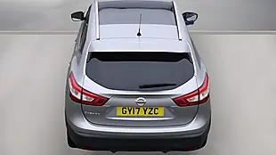 Used 2017 Nissan Qashqai Tekna Silver - Interior and Exterior details 5