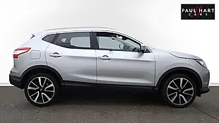 Used 2017 Nissan Qashqai Tekna Silver - Interior and Exterior details 7