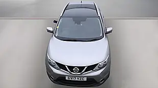 Used 2017 Nissan Qashqai Tekna Silver - Interior and Exterior details 9