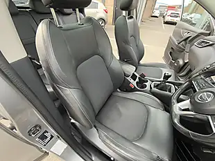 Used 2017 Nissan Qashqai Tekna Silver - Interior and Exterior details 18