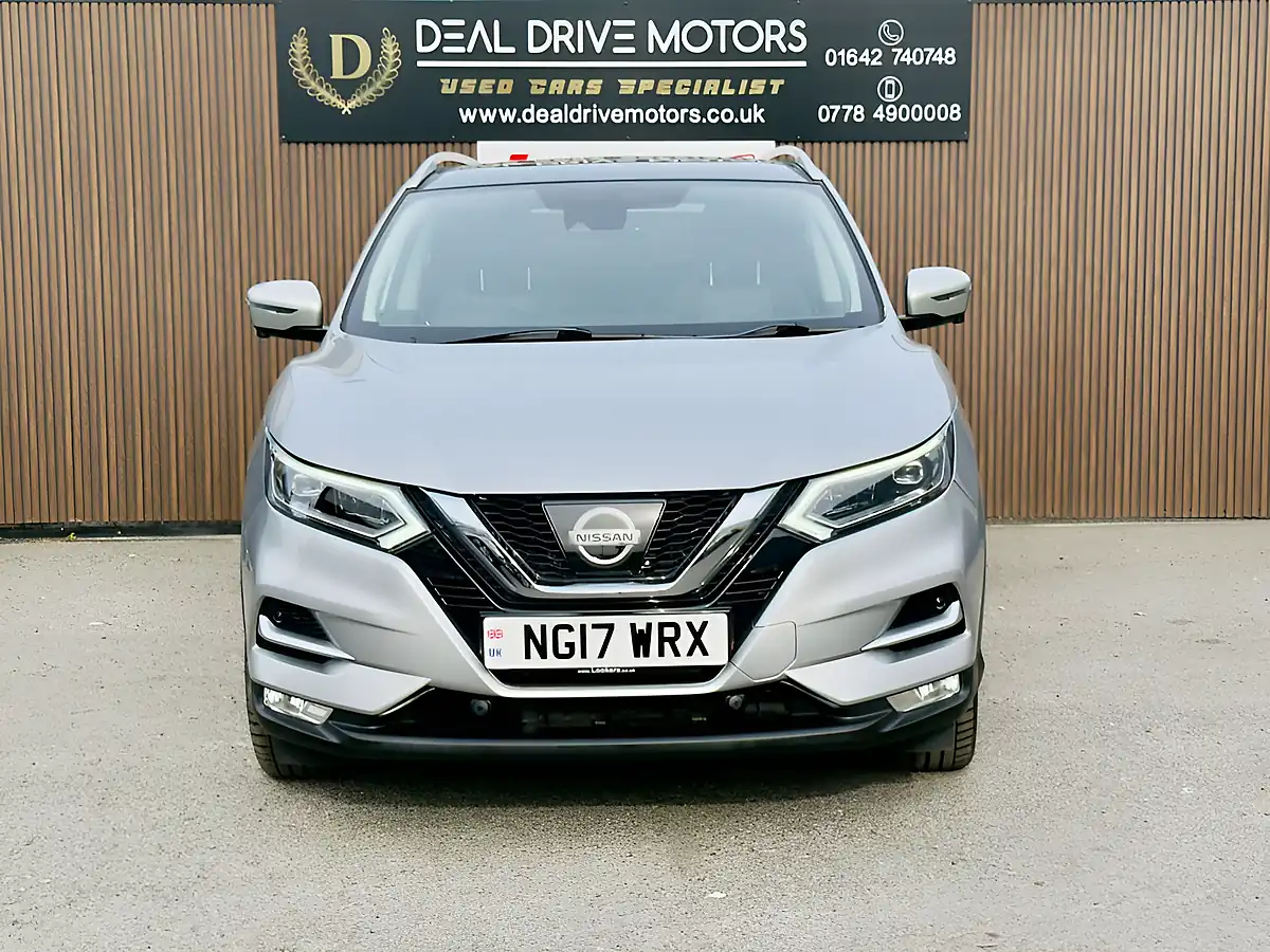 Used 2017 Nissan Qashqai Tekna Silver - Interior and Exterior details 2