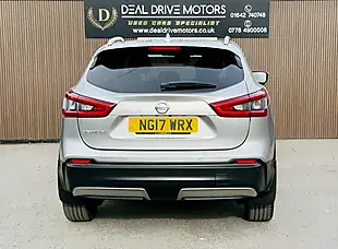 Used 2017 Nissan Qashqai Tekna Silver - Interior and Exterior details 6