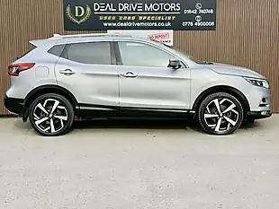Used 2017 Nissan Qashqai Tekna Silver - Interior and Exterior details 8