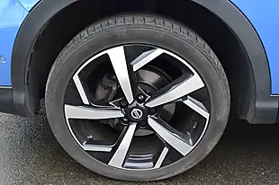 Used 2017 Nissan Qashqai Tekna Vivid Blue - Interior and Exterior details 7