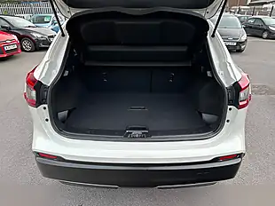 Used 2017 Nissan Qashqai Tekna White - Interior and Exterior details 16