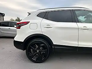 Used 2017 Nissan Qashqai Tekna White - Interior and Exterior details 18