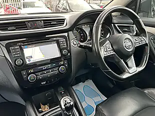 Used 2017 Nissan Qashqai Tekna White - Interior and Exterior details 9