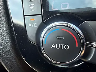 Used 2017 Nissan Qashqai Tekna White - Interior and Exterior details 19
