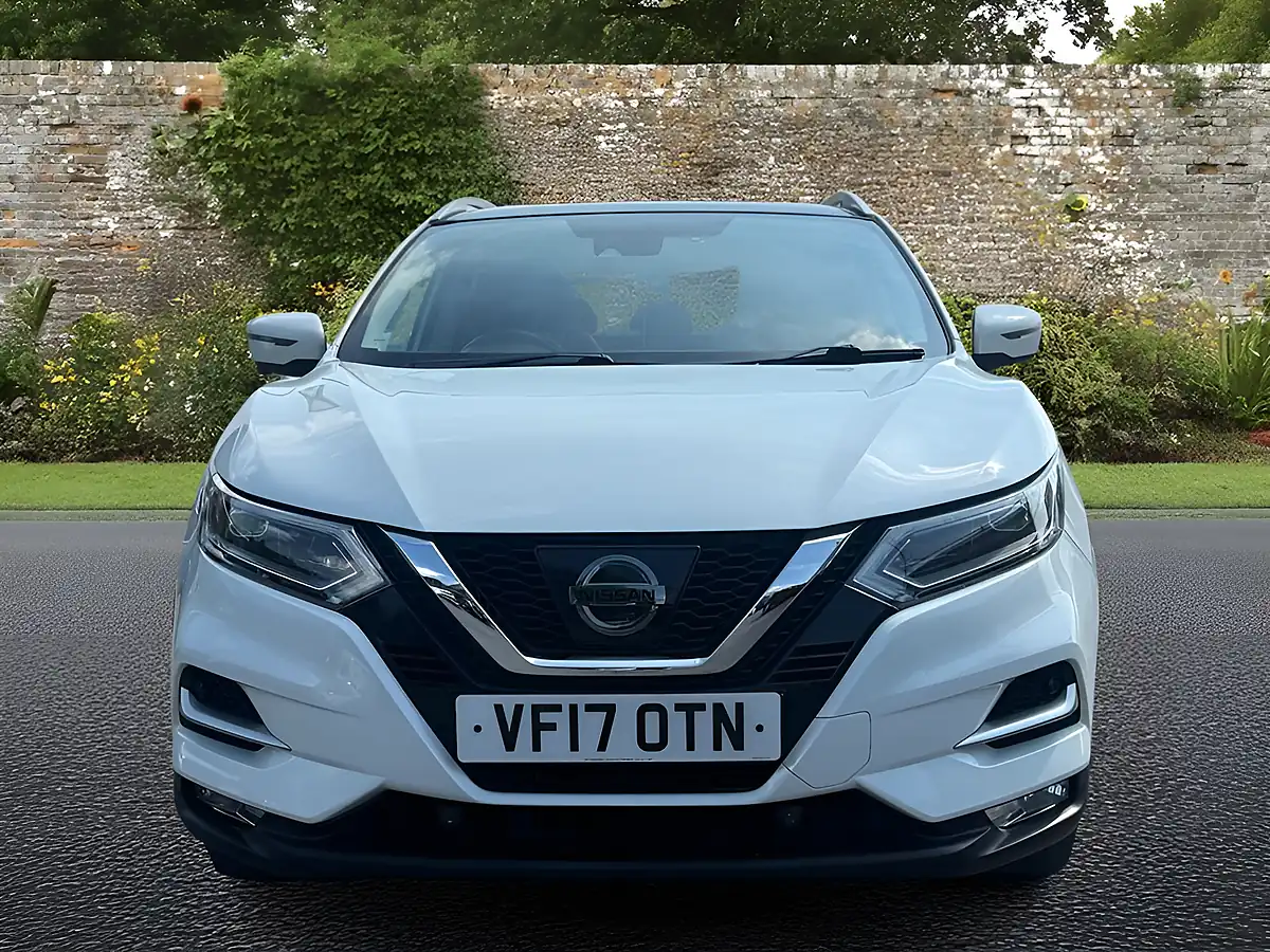 Used 2017 Nissan Qashqai Tekna White - Interior and Exterior details 3