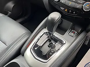 Used 2017 Nissan Qashqai Tekna White - Interior and Exterior details 16