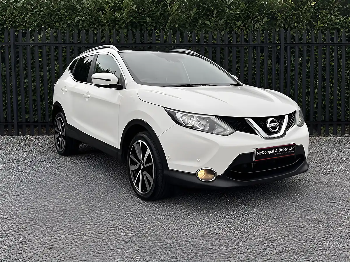 Used 2017 Nissan Qashqai Tekna White - Interior and Exterior details 3