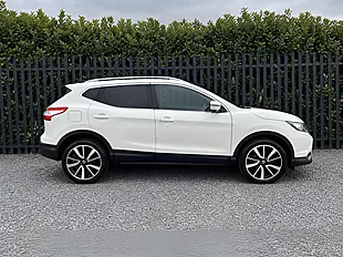 Used 2017 Nissan Qashqai Tekna White - Interior and Exterior details 9