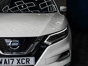 Used 2017 Nissan Qashqai Tekna White - Interior and Exterior details 12
