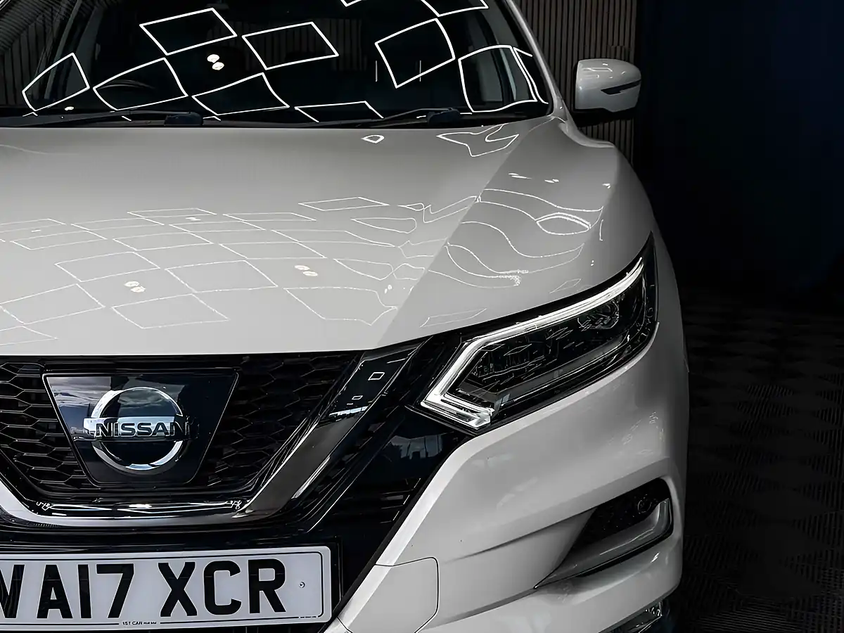 Used 2017 Nissan Qashqai Tekna White - Interior and Exterior details 12