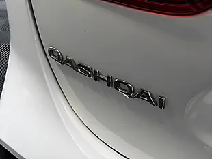 Used 2017 Nissan Qashqai Tekna White - Interior and Exterior details 17