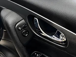 Used 2017 Nissan Qashqai Tekna White - Interior and Exterior details 18