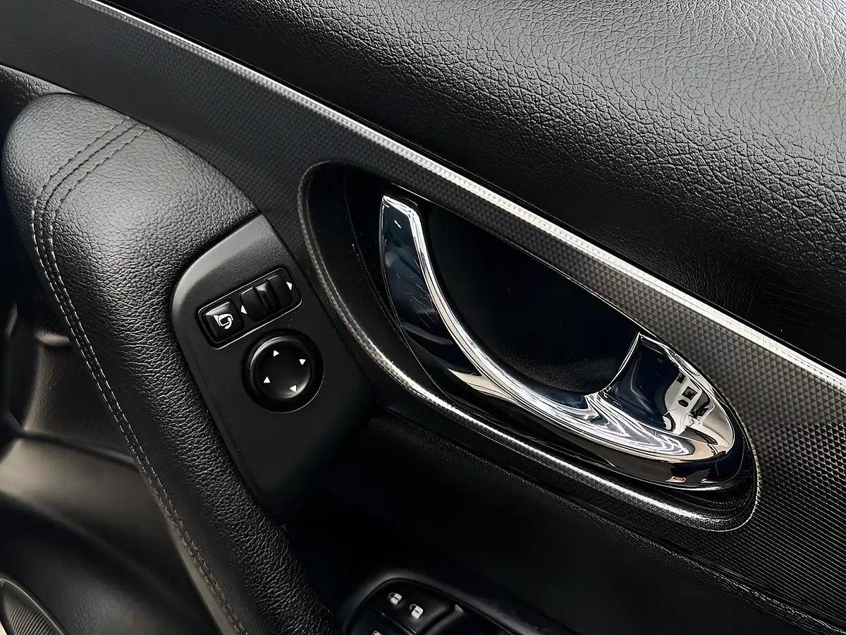 Used 2017 Nissan Qashqai Tekna White - Interior and Exterior details 18