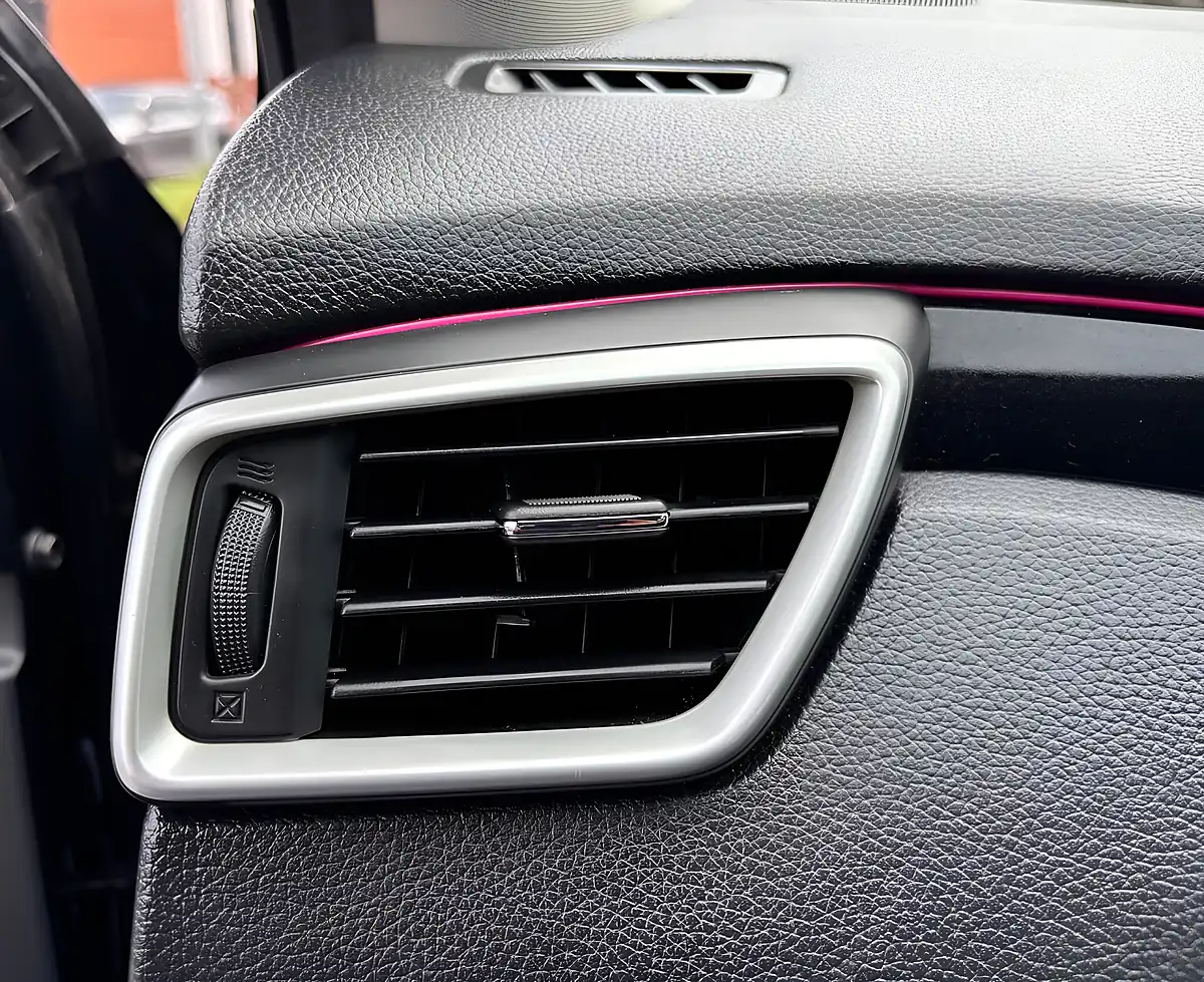 Used 2017 Nissan Qashqai Tekna Xtron Black - Interior and Exterior details 12