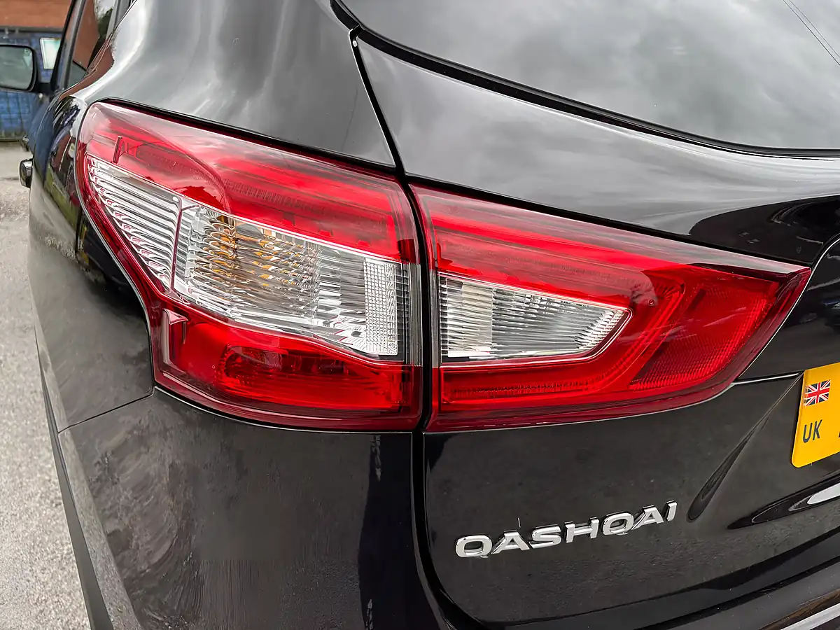 Used 2017 Nissan Qashqai Tekna Xtron Black - Interior and Exterior details 19