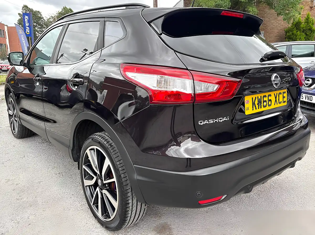 Used 2017 Nissan Qashqai Tekna Xtron Black - Interior and Exterior details 6
