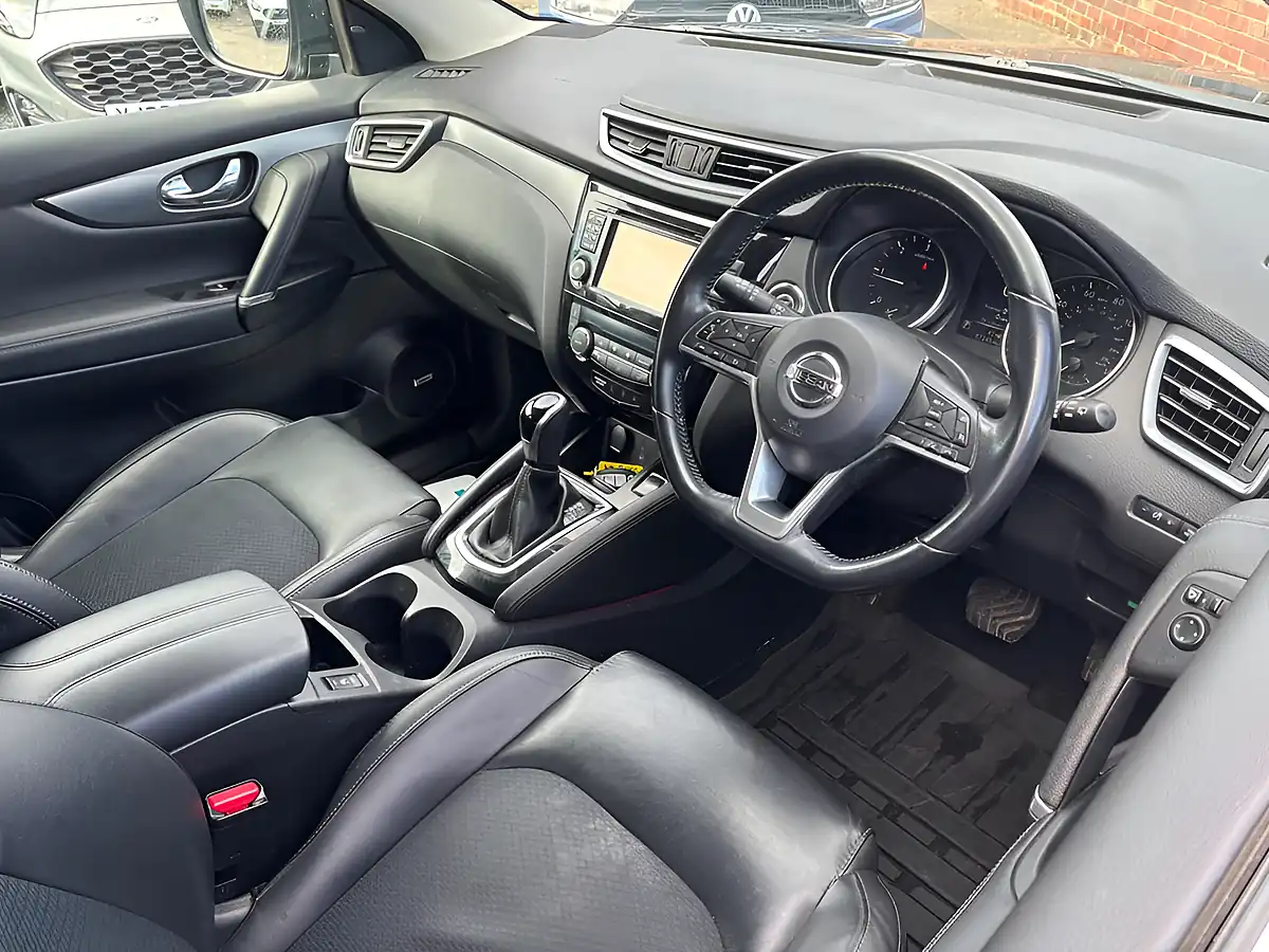 Used 2017 Nissan Qashqai Tekna Xtron Black - Interior and Exterior details 12