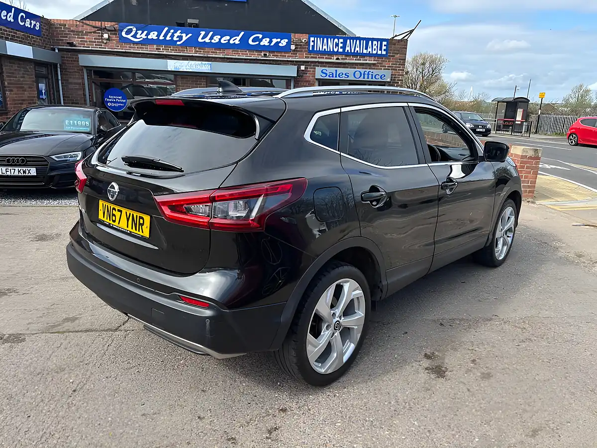 Used 2017 Nissan Qashqai Tekna Xtron Black - Interior and Exterior details 13