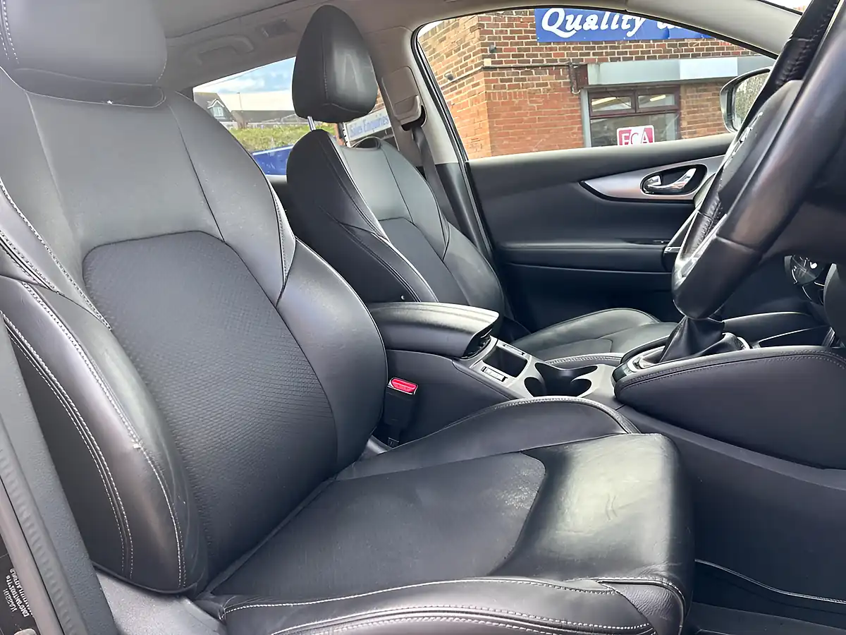 Used 2017 Nissan Qashqai Tekna Xtron Black - Interior and Exterior details 14