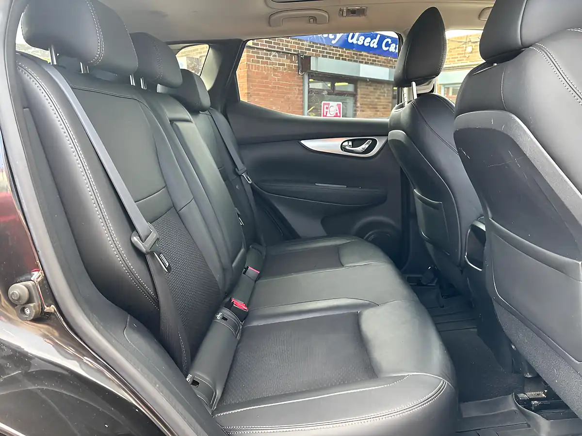 Used 2017 Nissan Qashqai Tekna Xtron Black - Interior and Exterior details 15
