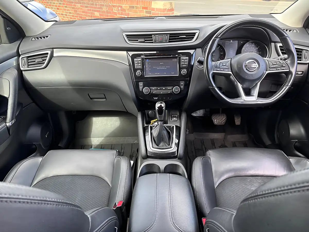 Used 2017 Nissan Qashqai Tekna Xtron Black - Interior and Exterior details 16