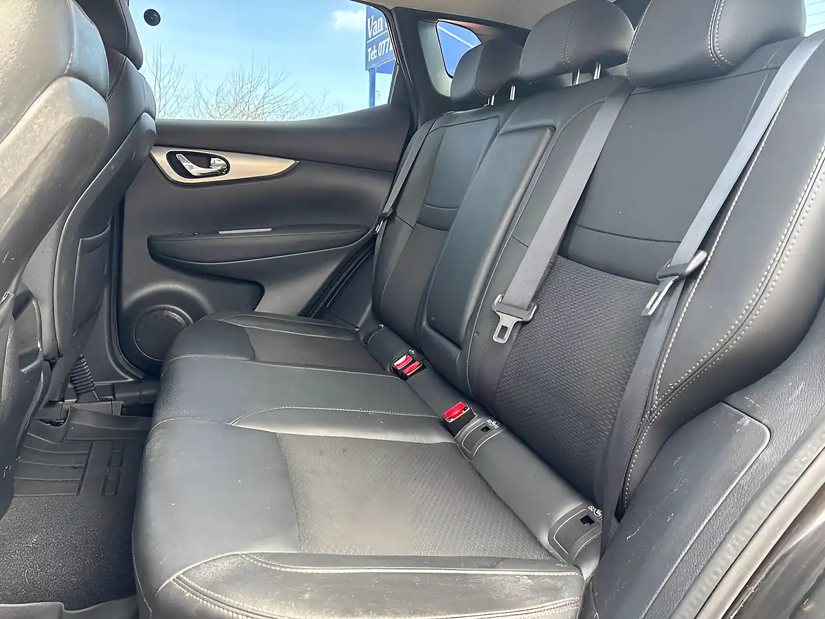 Used 2017 Nissan Qashqai Tekna Xtron Black - Interior and Exterior details 20