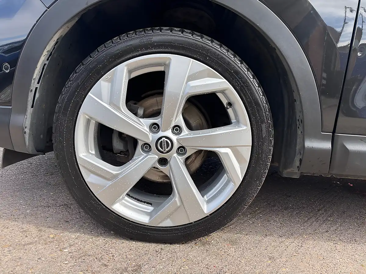 Used 2017 Nissan Qashqai Tekna Xtron Black - Interior and Exterior details 6