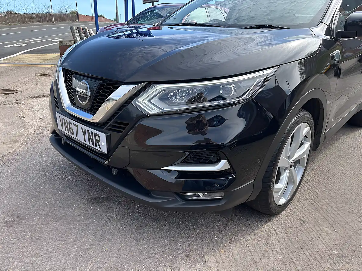 Used 2017 Nissan Qashqai Tekna Xtron Black - Interior and Exterior details 7