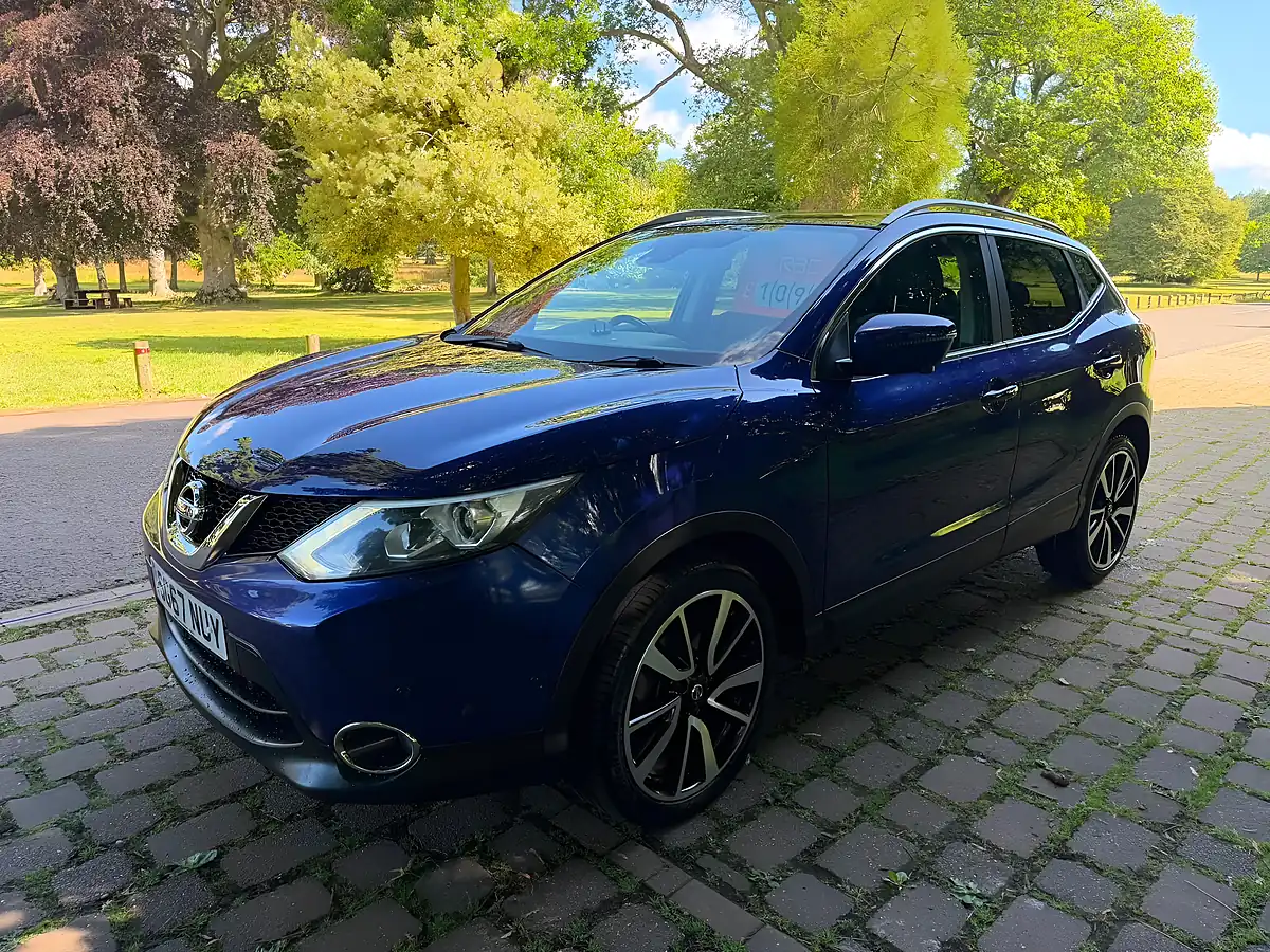 Used 2017 Nissan Qashqai Tekna Xtron Blue - Interior and Exterior details 10