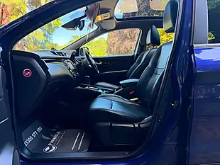 Used 2017 Nissan Qashqai Tekna Xtron Blue - Interior and Exterior details 12