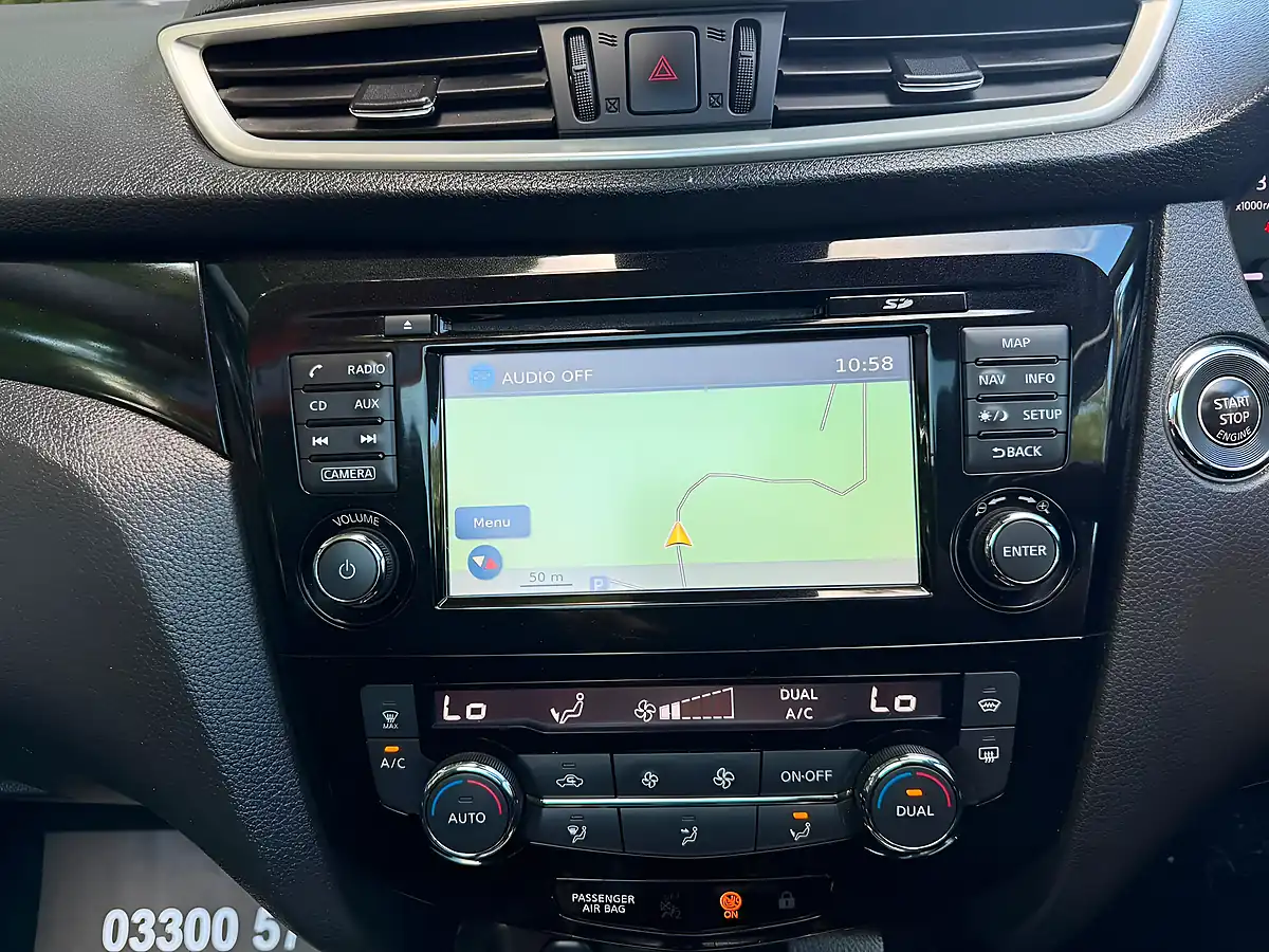 Used 2017 Nissan Qashqai Tekna Xtron Blue - Interior and Exterior details 17