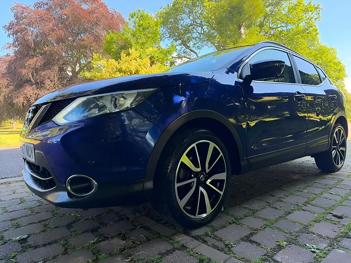 Used 2017 Nissan Qashqai Tekna Xtron Blue - Interior and Exterior details 2