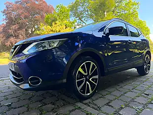 Used 2017 Nissan Qashqai Tekna Xtron Blue - Interior and Exterior details 3