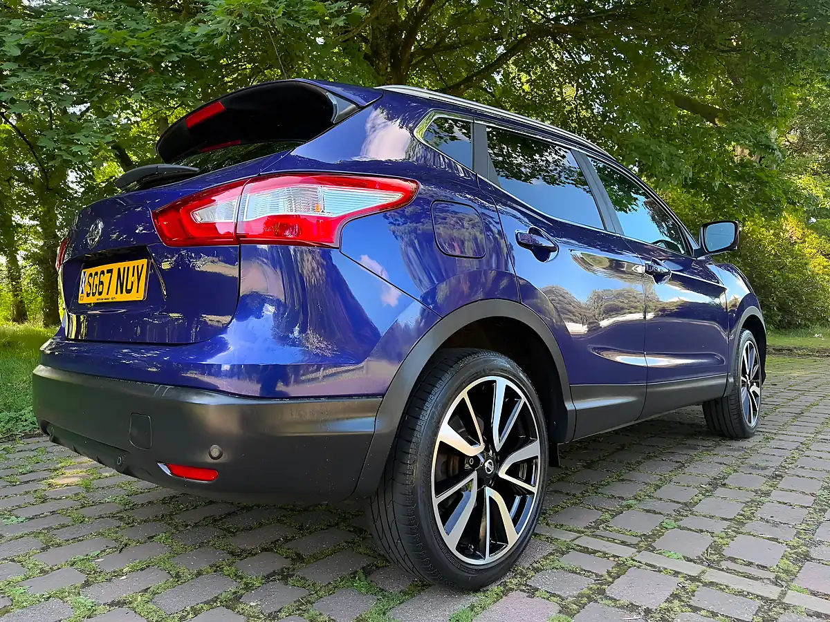 Used 2017 Nissan Qashqai Tekna Xtron Blue - Interior and Exterior details 5