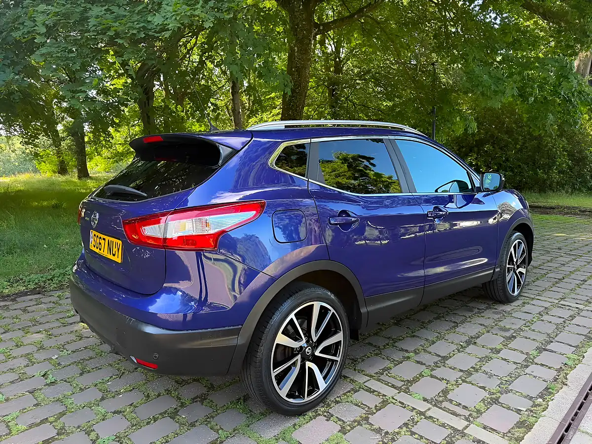 Used 2017 Nissan Qashqai Tekna Xtron Blue - Interior and Exterior details 7
