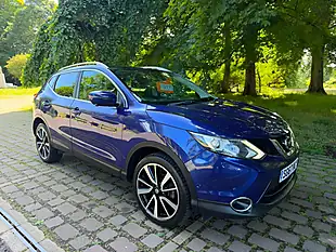Used 2017 Nissan Qashqai Tekna Xtron Blue - Interior and Exterior details 8