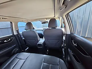 Used 2017 Nissan Qashqai Tekna Xtron Grey - Interior and Exterior details 11