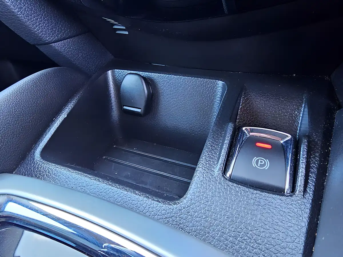 Used 2017 Nissan Qashqai Tekna Xtron Grey - Interior and Exterior details 13