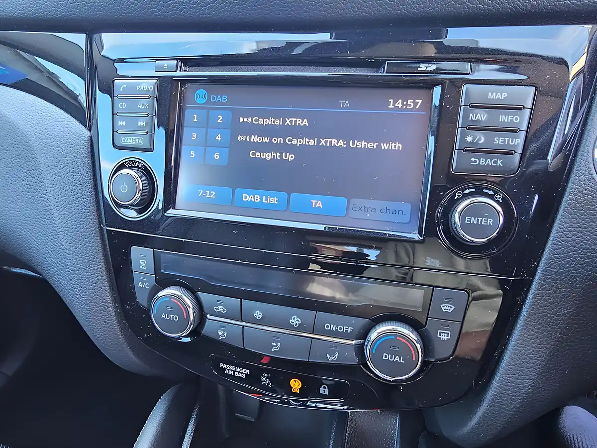 Used 2017 Nissan Qashqai Tekna Xtron Grey - Interior and Exterior details 16