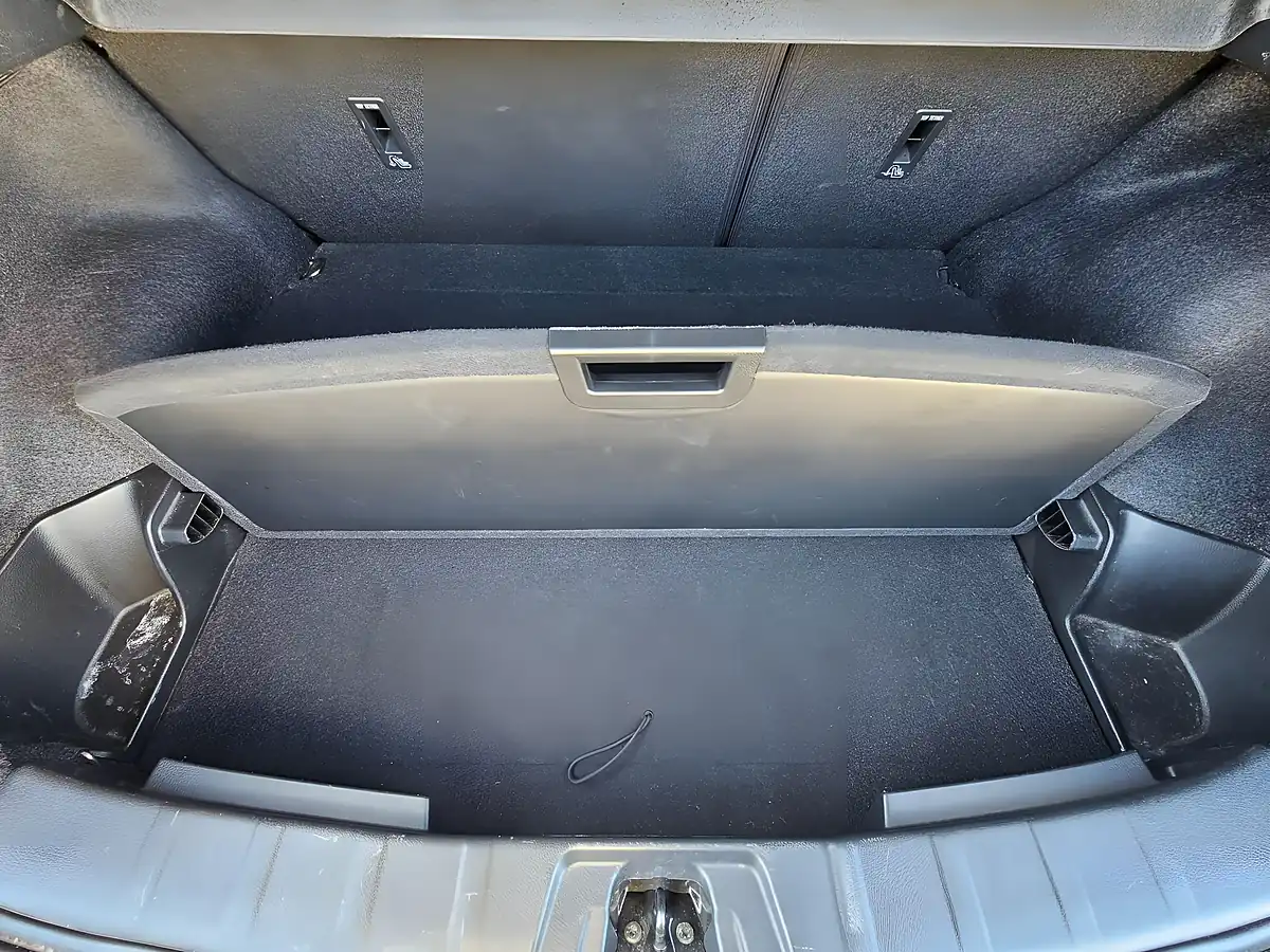 Used 2017 Nissan Qashqai Tekna Xtron Grey - Interior and Exterior details 18
