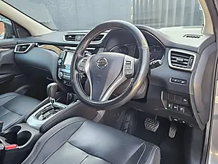 Used 2017 Nissan Qashqai Tekna Xtron Grey - Interior and Exterior details 7