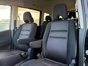 Used 2017 Nissan Serena Highway Star Propilot Edition Black - Interior and Exterior details 12