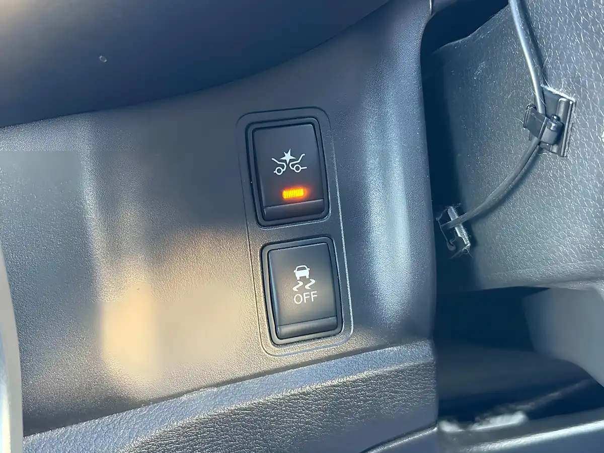 Used 2017 Nissan Serena Highway Star Propilot Edition Black - Interior and Exterior details 18