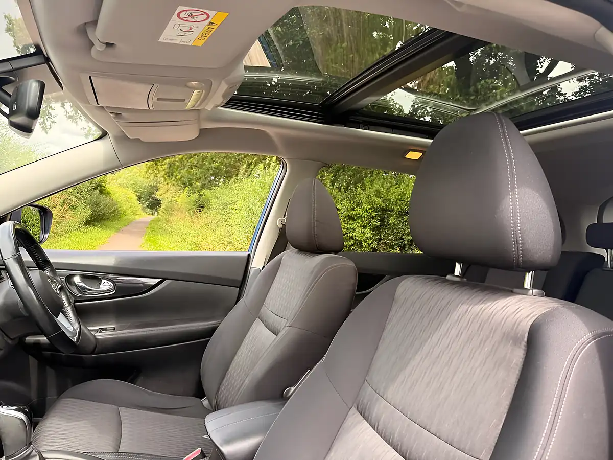 Used 2017 Nissan X-Trail Acenta Sapphire Blue - Interior and Exterior details 13