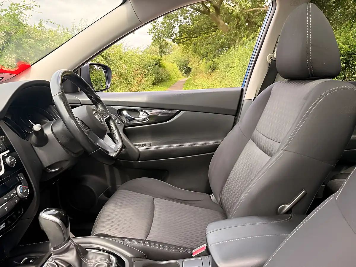 Used 2017 Nissan X-Trail Acenta Sapphire Blue - Interior and Exterior details 14